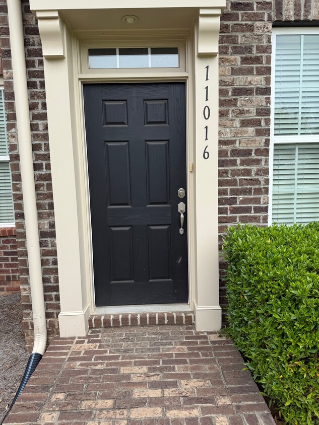 Foto del edificio - 11016 Cedar Walk Lane