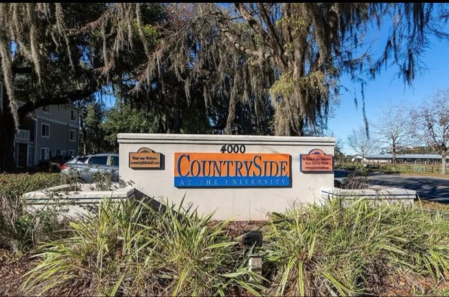 Building Photo - 4000 SW 23rd St