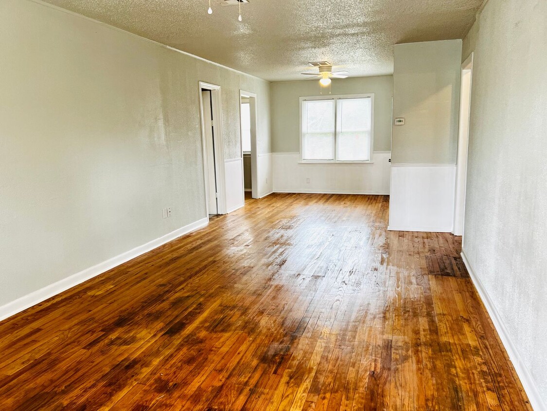 Primary Photo - Updated 2BD 1BA Home w/ Bonus Room Located...