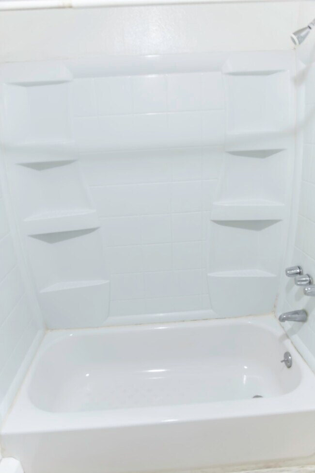 Foto del edificio - 1350 W 27th Ave