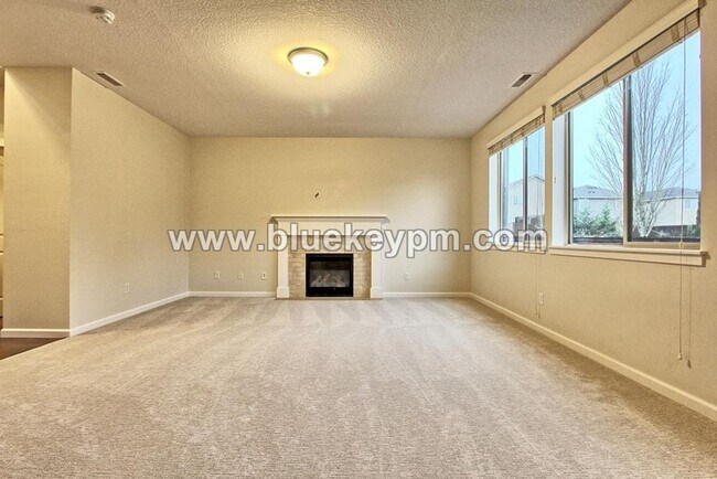 Foto del edificio - 3 Bed, 2.5 Bath Luxury Home in Ridgefield