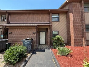 Building Photo - 507 Manor Dr