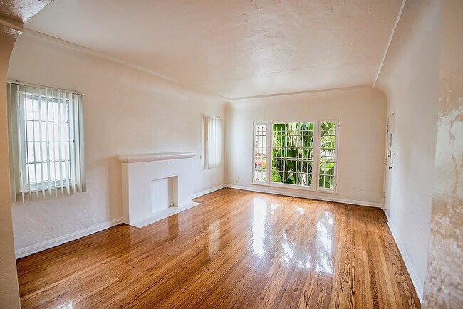 Foto del edificio - 330 N Genesee Ave