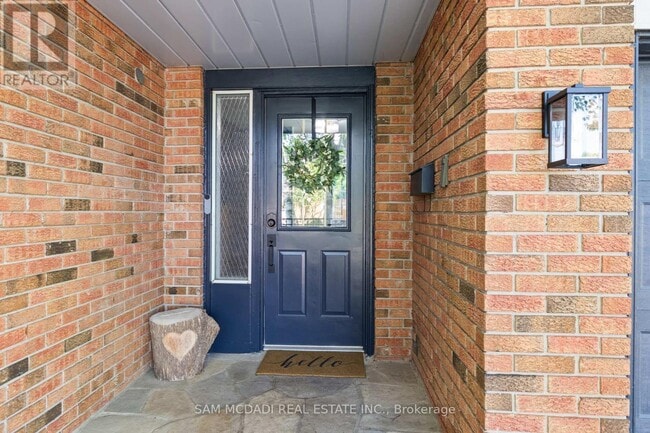 Building Photo - 32 Milverton Close