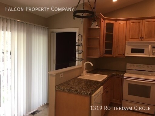 Foto del edificio - Beautiful Townhome Located on the West Sid...