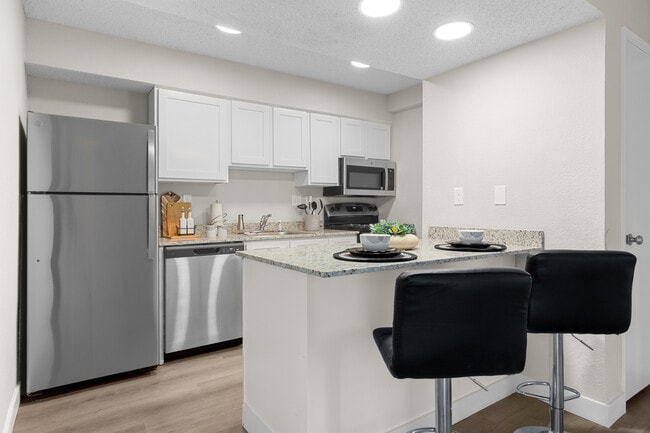 Building Photo - Avia Apartments