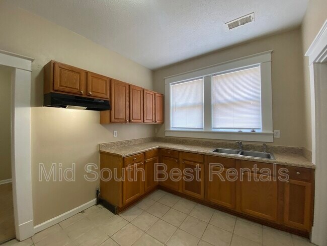 Foto del edificio - 893 N Willett St