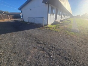 Building Photo - 1407 W Marina Dr