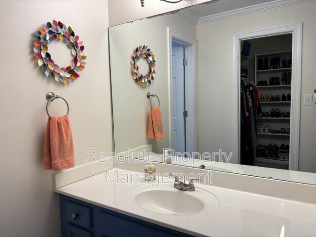 Foto del edificio - 7802 Coach House Ln