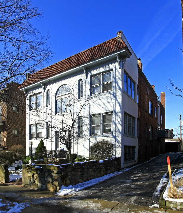 Building Photo - 2777 Hampshire