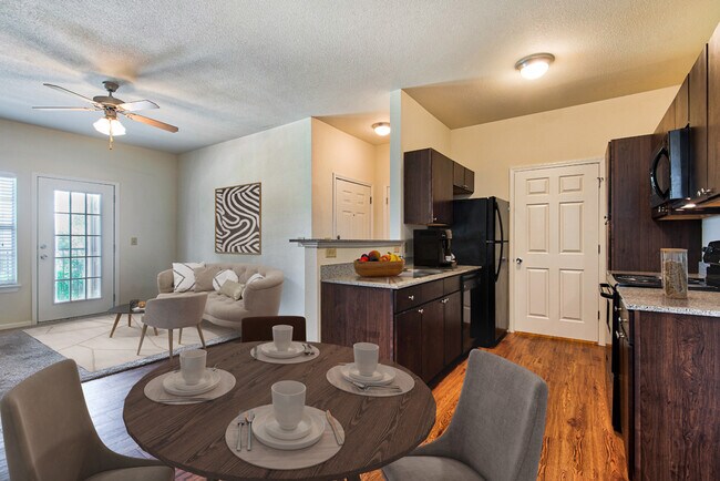 Foto del edificio - Cypress Bend Village Apartments