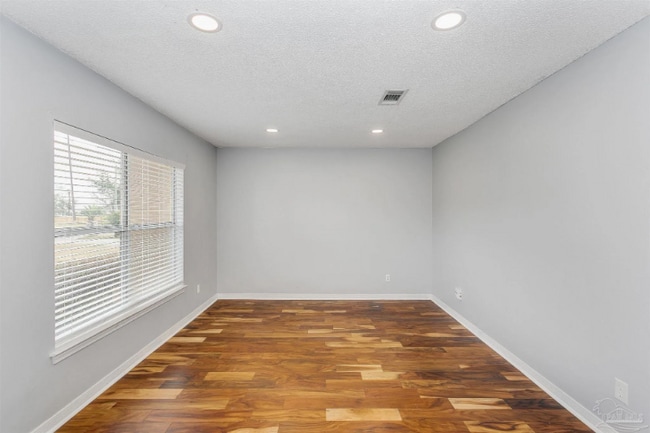 Building Photo - 4917 Alvin Dr