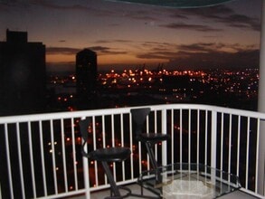 Building Photo - 1212 Nuuanu Ave