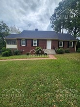 Building Photo - 1014 Calhoun Dr