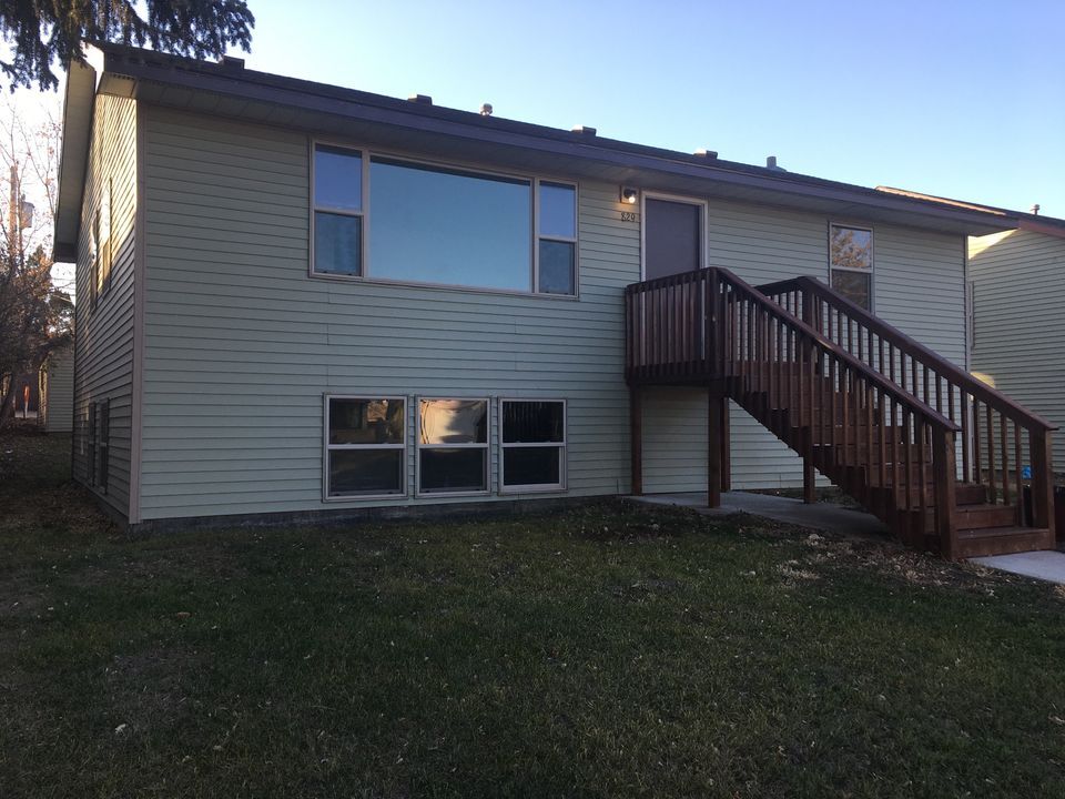 829 3rd Ave W, Dickinson, ND 58601 Townhome Rentals in Dickinson ND