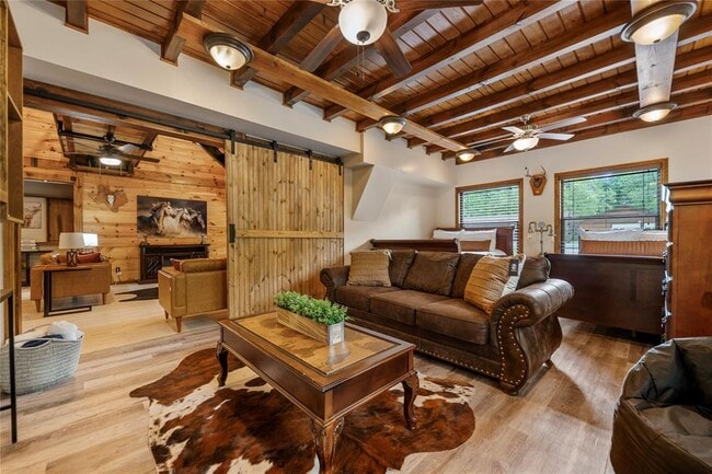 Building Photo - 358 Bridgeview Dr