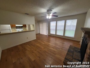 Foto del edificio - 9928 Ardash Ln