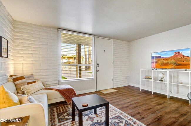 Building Photo - 3737 E Turney Ave