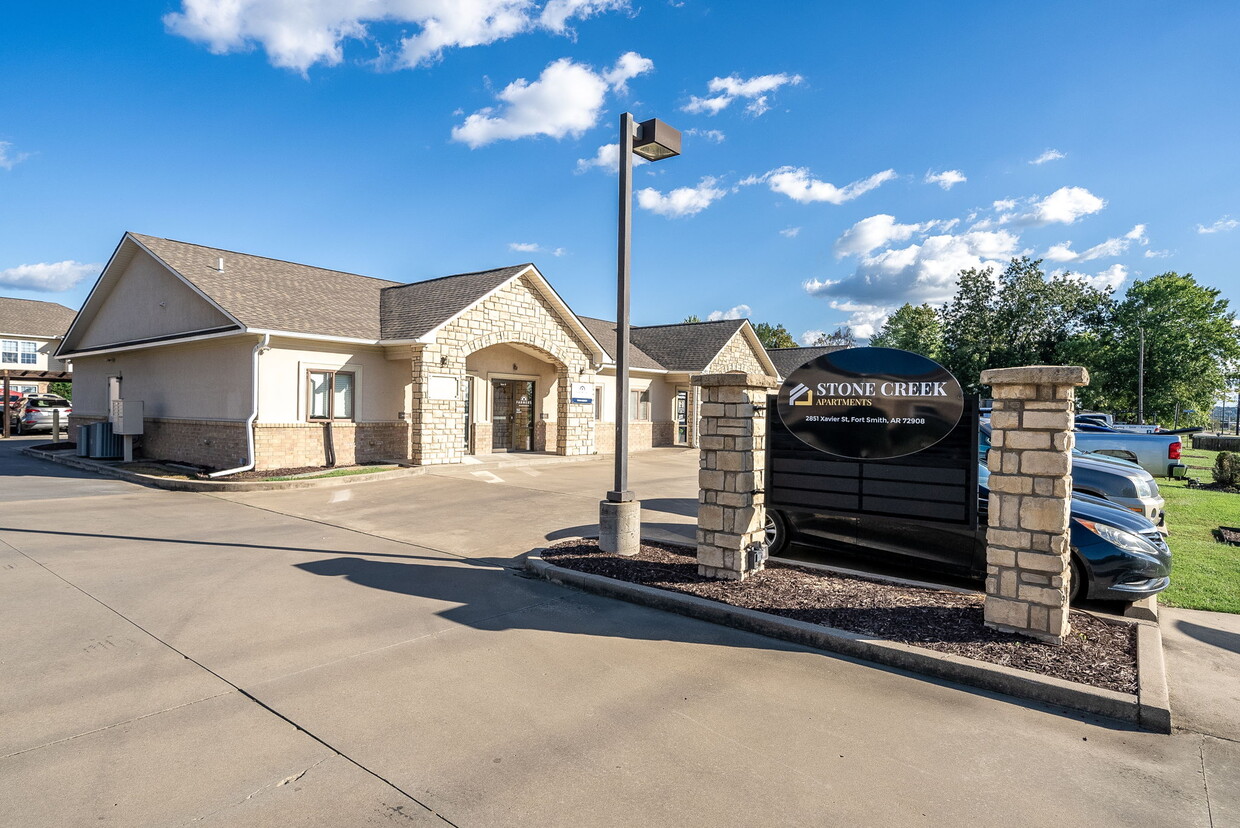 Primary Photo - Welcome to Stone Creek!