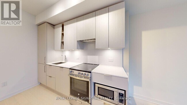 Photo du bâtiment - 3900 Confederation Pkwy