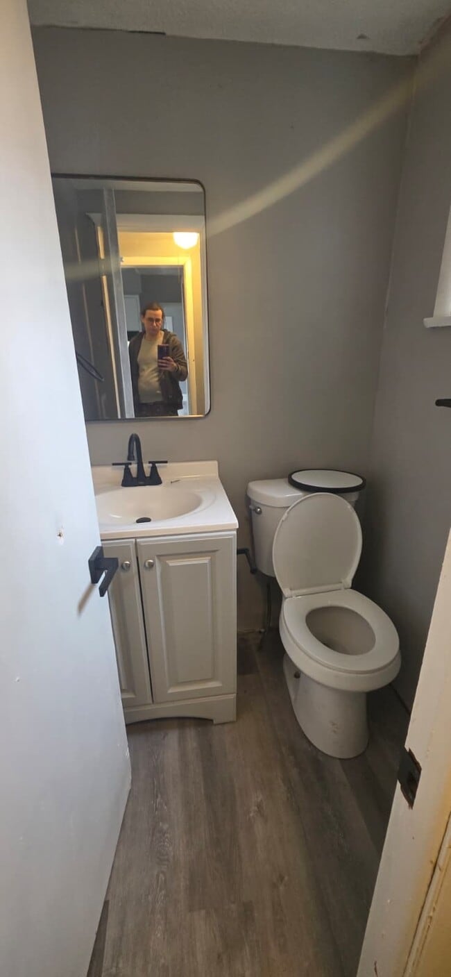 Building Photo - 2111 Goodnor Rd