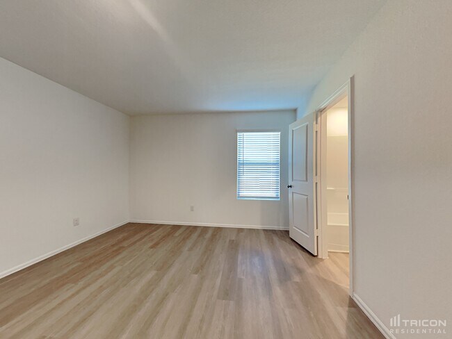 Foto del edificio - 14503 Woodcott Warren Wy