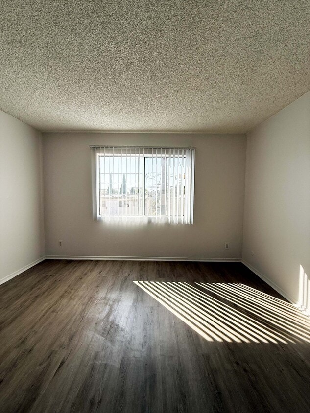 Photo - 509 N Berendo St (Los Angeles, CA)