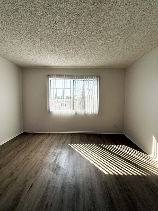 Photo - 509 N Berendo St Apartment