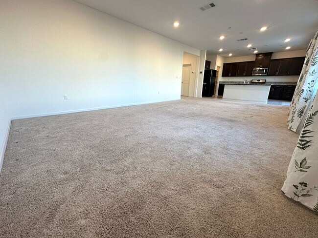 Building Photo - !!!PENDING!!! Stunning 3 Bedroom in Gated ...