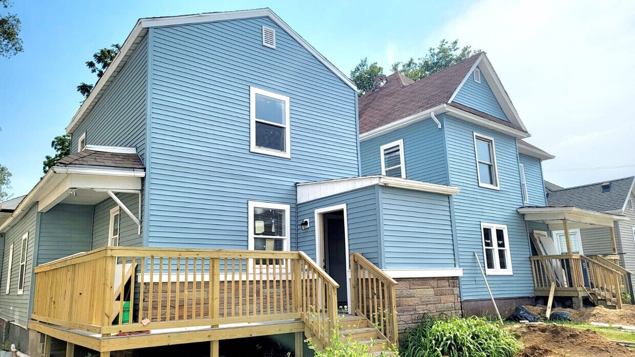 Primary Photo - 315/319 w 3rd St