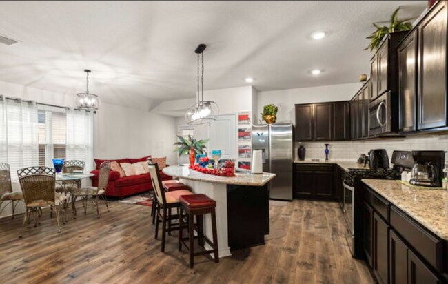 Building Photo - ZERO APPLICATION FEE FOR THIS STUNNING 4 BR, SINGLE STORY HOME!
