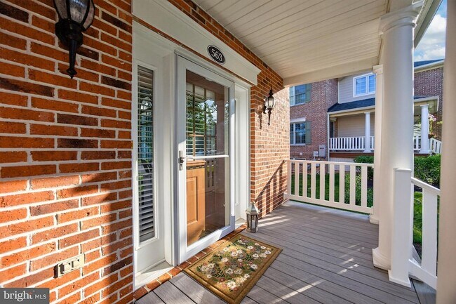 Foto del edificio - 563 Gramercy Ln
