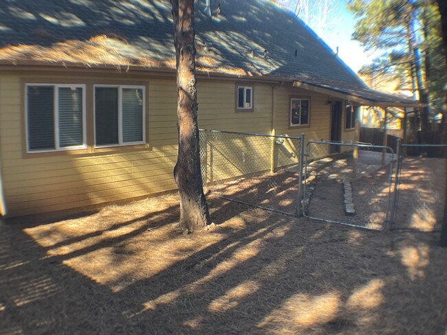 Building Photo - Great 4 bedroom home in  Ponderosa trails!!!!