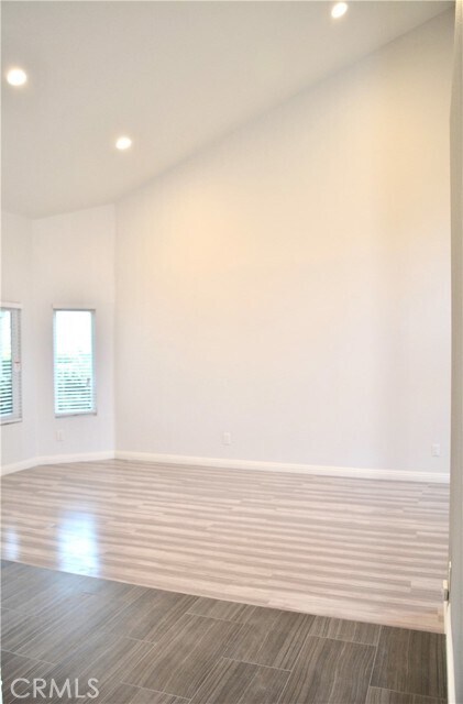 Foto del edificio - 2591 La Ventana Cir