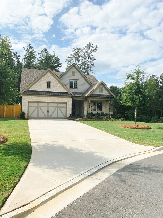 Primary Photo - 5745 Pickens Garden Ln
