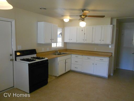 Building Photo - 1075 N Princeton Ave