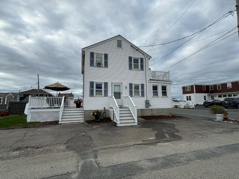 Primary Photo - 249 Foster Ave