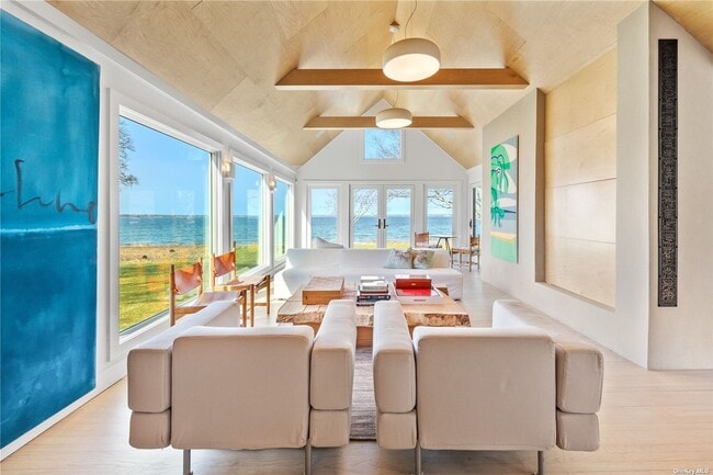 Building Photo - 4 N Shore Rd