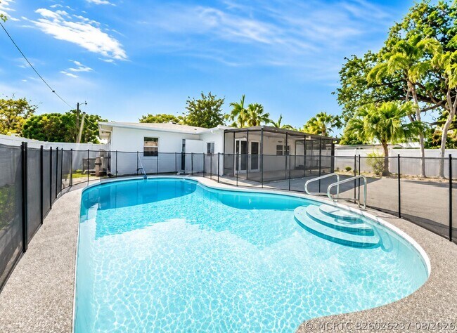Foto del edificio - 1721 N 16th Ct