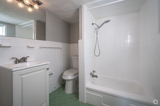 Estudio - 550 pies cuadrados - Baño - Avondale and Crocker Street Apartments