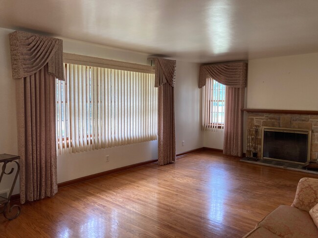 Foto del edificio - 2737 Sunnybrook Ln