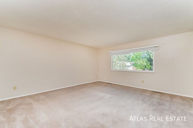 Foto del edificio - 2975 Montebello Dr W