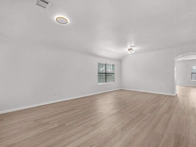 Building Photo - 16331 Autumn Leigh Dr