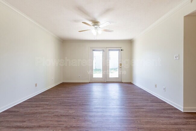 Foto del edificio - 4406 S Brook St