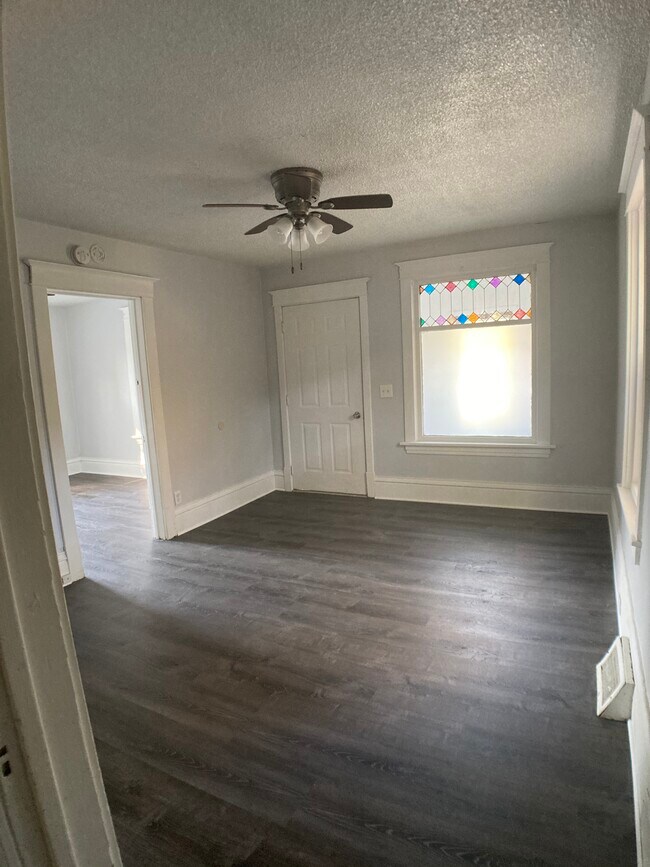 Foto del edificio - 412 24th Ave NE