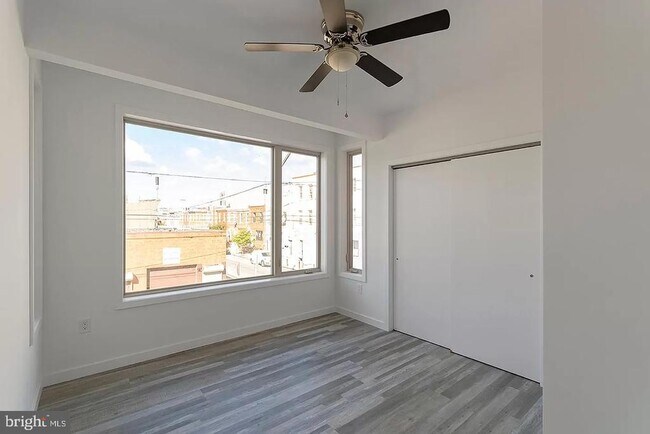 Foto del edificio - 1738 Dickinson St