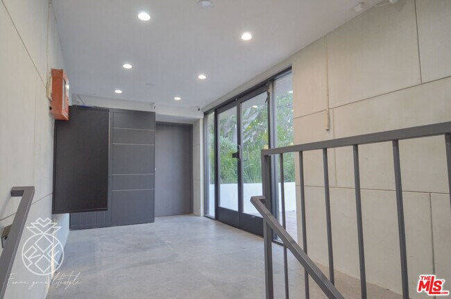 Foto del edificio - 1727 Glendon Ave