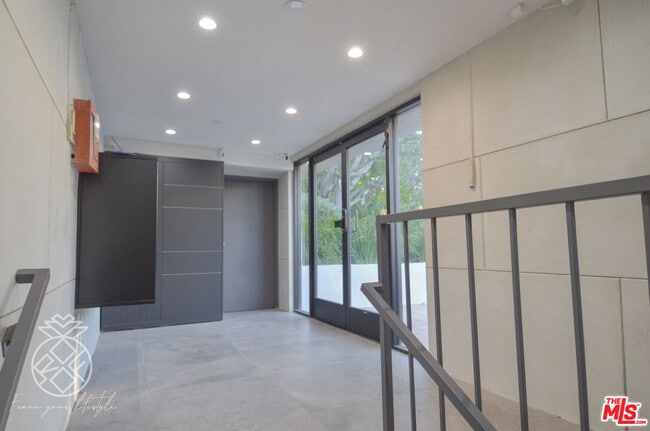 Building Photo - 1727 Glendon Ave