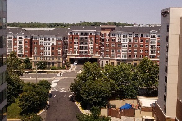 #1104 Sunroom overlooking Harris Teeters at Dunn Loring Metro Shopping Center - 2726 Gallows Rd