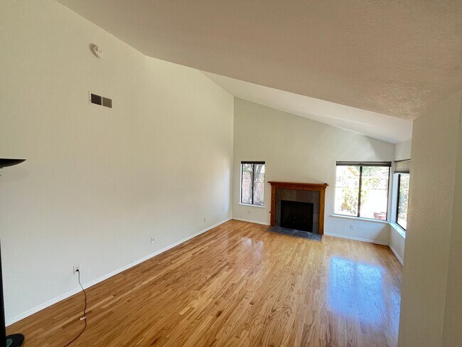 Foto del edificio - 354 Woodbridge St
